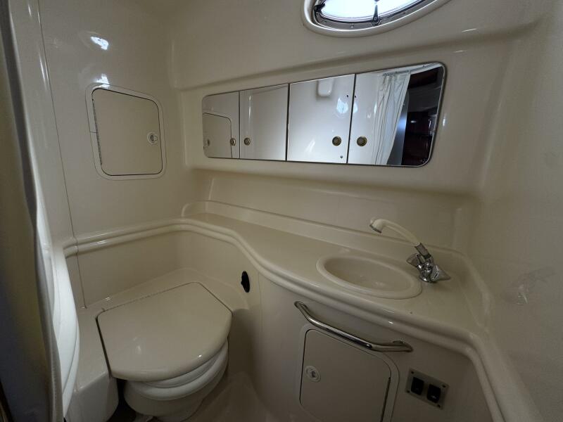 2004 Sea Ray 320 Sundancer