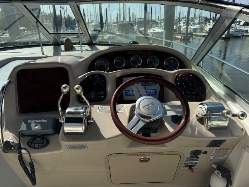 2004 Sea Ray 320 Sundancer