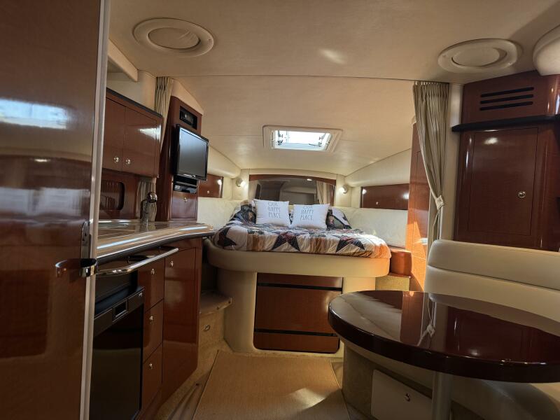 2004 Sea Ray 320 Sundancer
