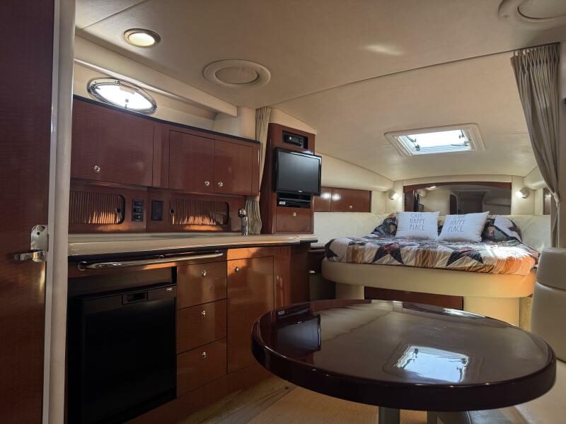 2004 Sea Ray 320 Sundancer