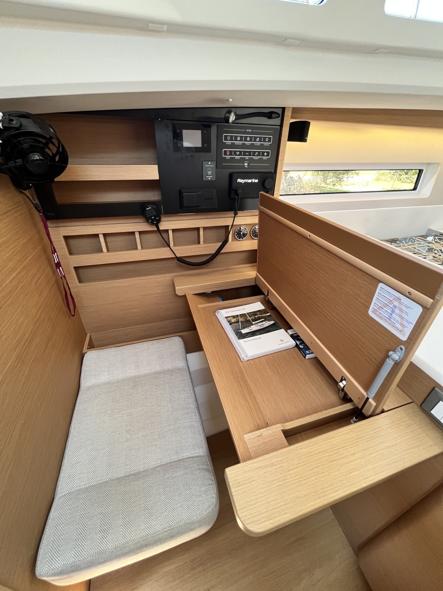 44ft Jeanneau Yacht For Sale