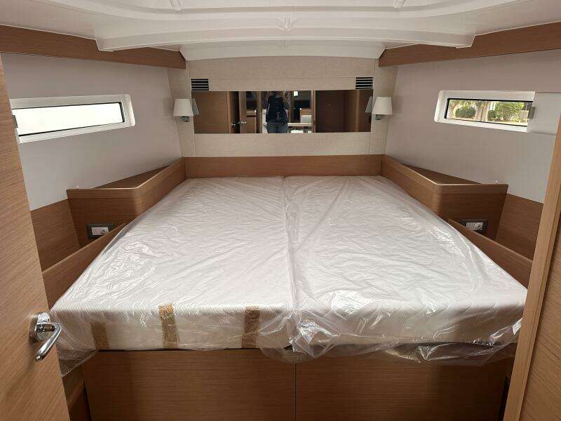 44ft Jeanneau Yacht For Sale 44ft Jeanneau Yacht For Sale