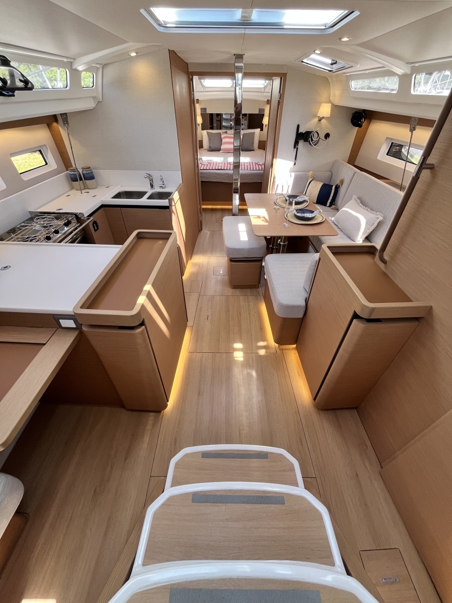 44ft Jeanneau Yacht For Sale