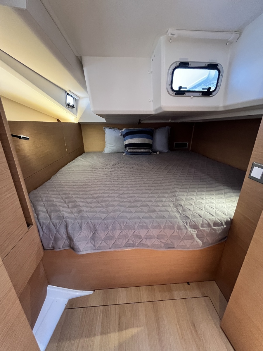 44ft Jeanneau Yacht For Sale