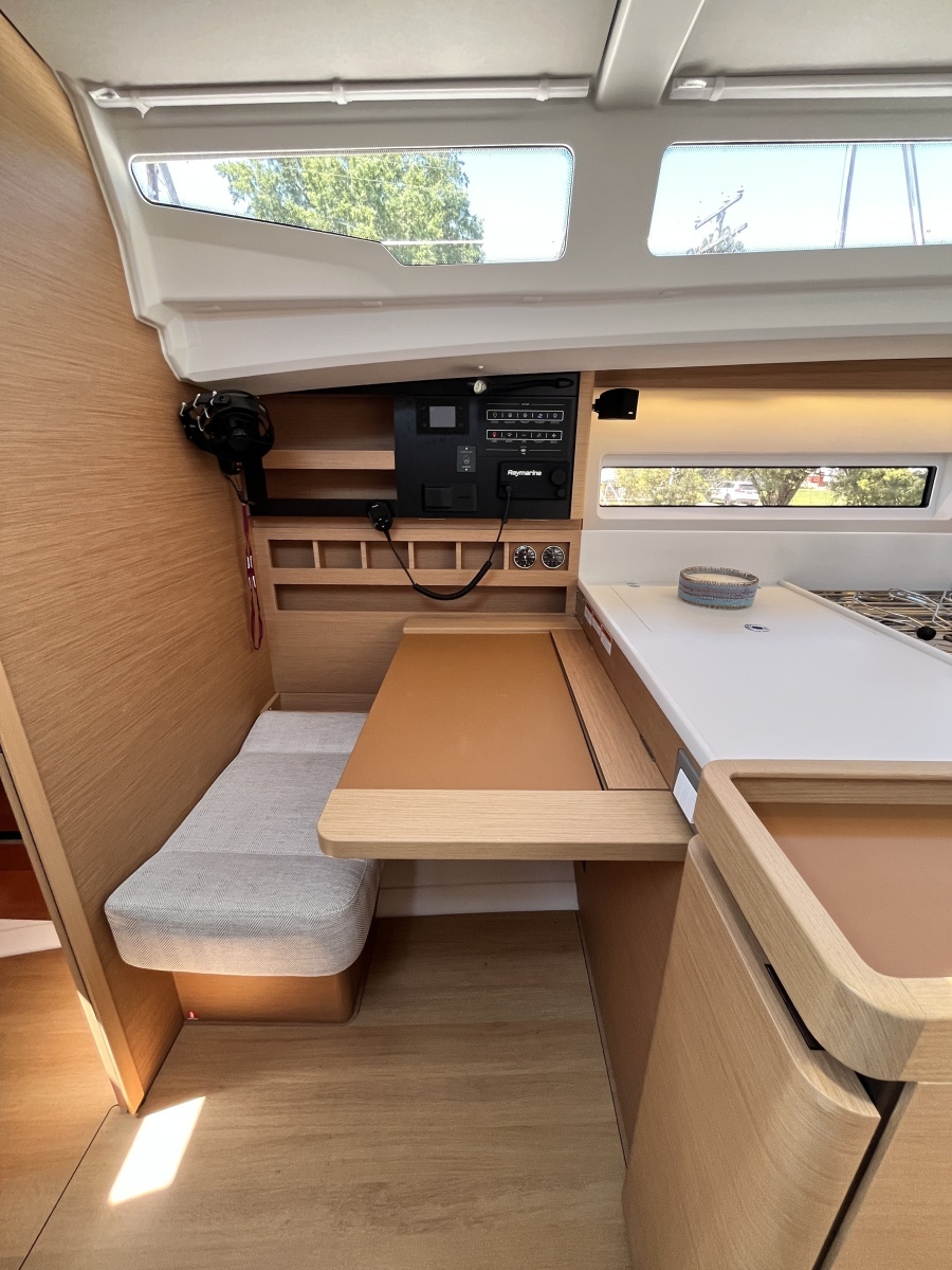 44ft Jeanneau Yacht For Sale