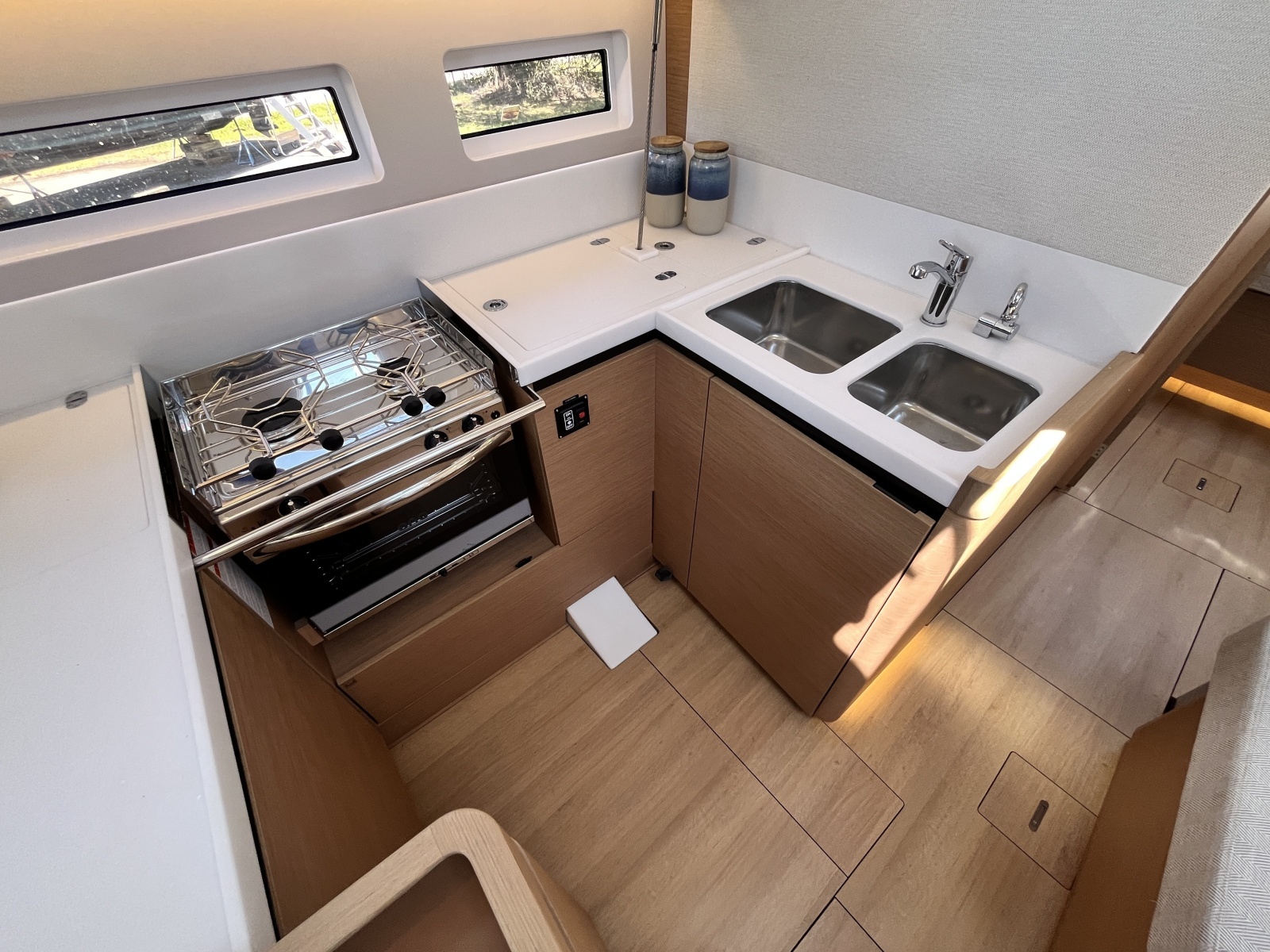 44ft Jeanneau Yacht For Sale