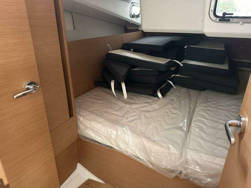 44ft Jeanneau Yacht For Sale 44ft Jeanneau Yacht For Sale