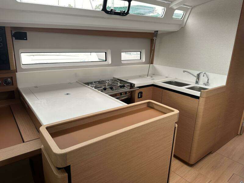 44ft Jeanneau Yacht For Sale 44ft Jeanneau Yacht For Sale
