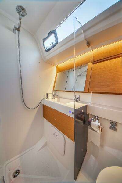 Knot 4 Sail 41ft Jeanneau Yacht For Sale