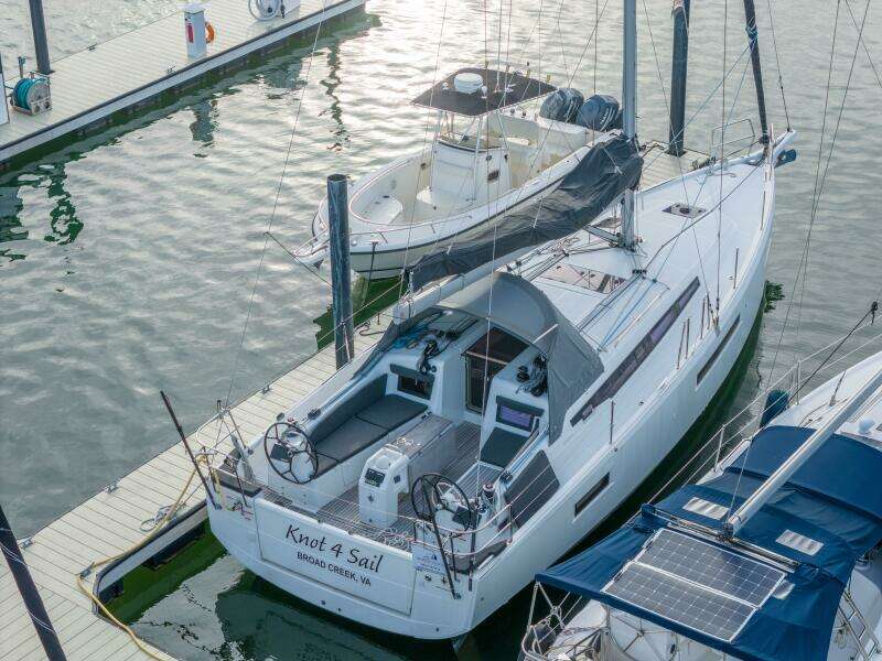 Knot 4 Sail 41ft Jeanneau Yacht For Sale