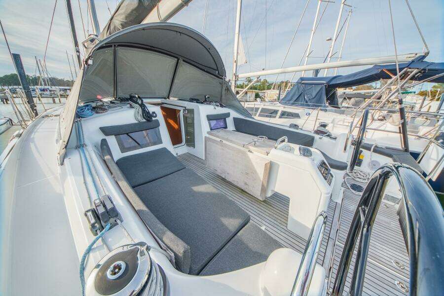 Knot 4 Sail 41ft Jeanneau Yacht For Sale