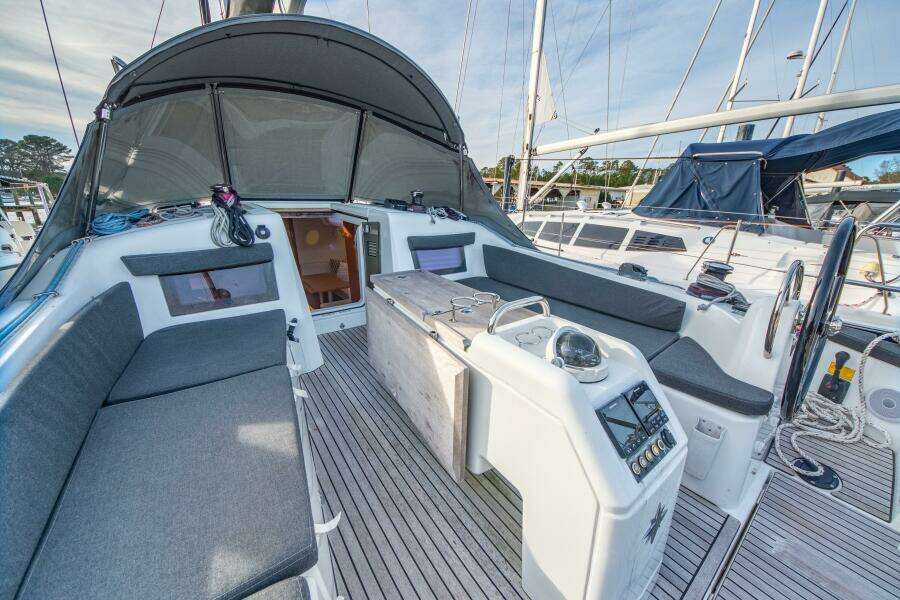 Knot 4 Sail 41ft Jeanneau Yacht For Sale