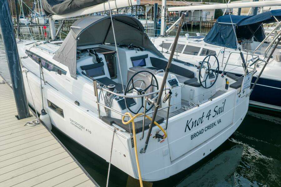 Knot 4 Sail 41ft Jeanneau Yacht For Sale