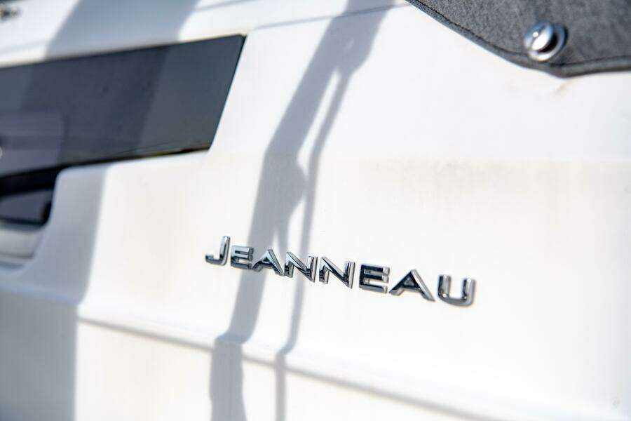 Knot 4 Sail 41ft Jeanneau Yacht For Sale