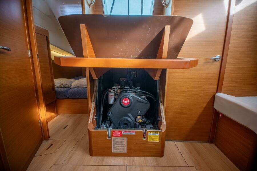 Knot 4 Sail 41ft Jeanneau Yacht For Sale