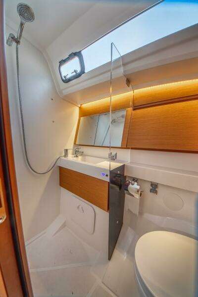 Knot 4 Sail 41ft Jeanneau Yacht For Sale