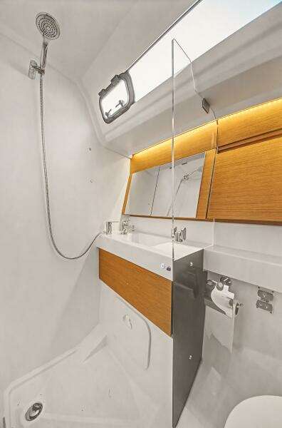 Knot 4 Sail 41ft Jeanneau Yacht For Sale