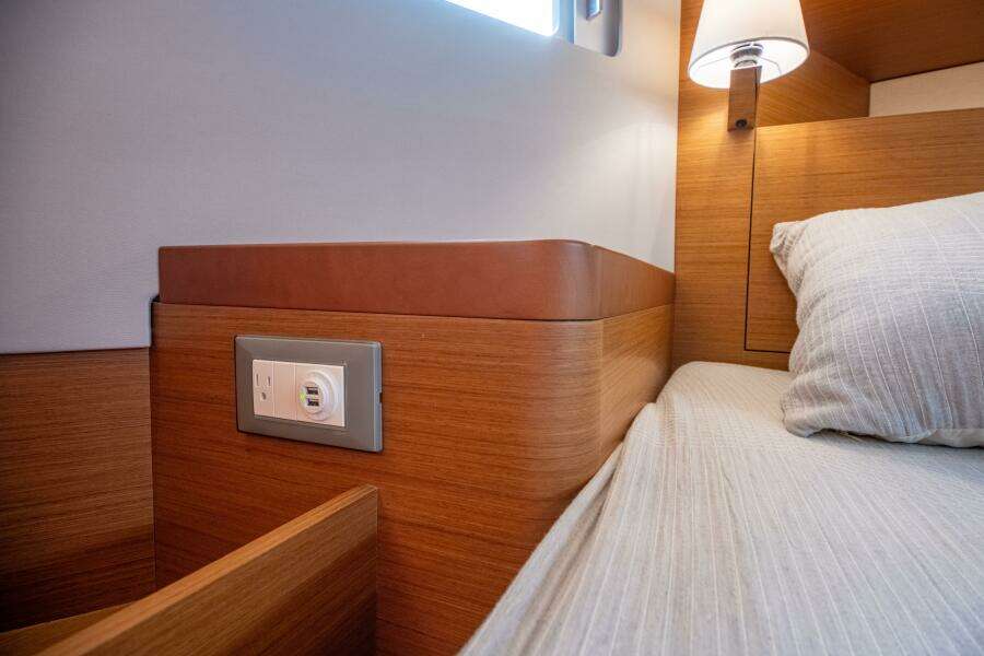 Knot 4 Sail 41ft Jeanneau Yacht For Sale