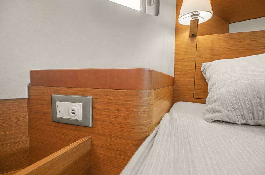 Knot 4 Sail 41ft Jeanneau Yacht For Sale