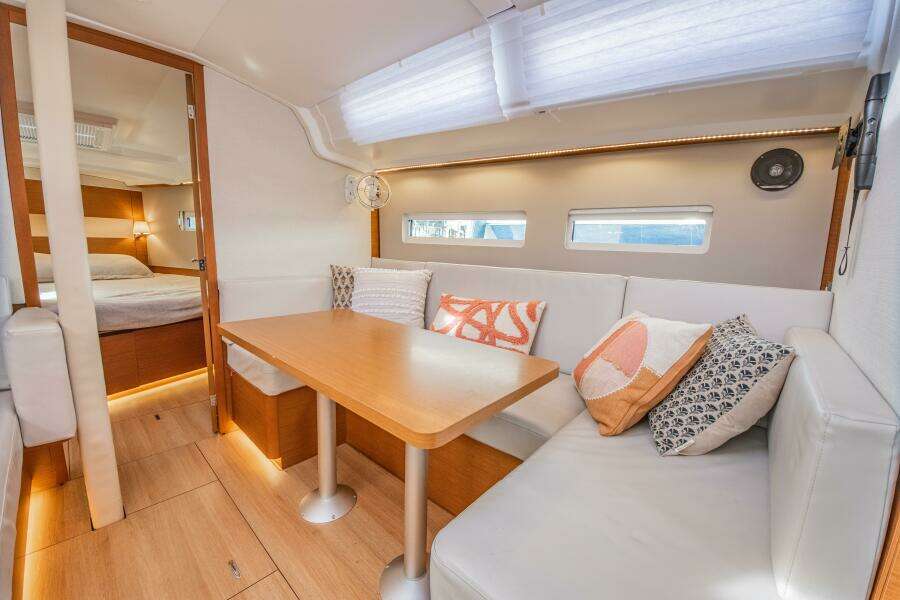 Knot 4 Sail 41ft Jeanneau Yacht For Sale