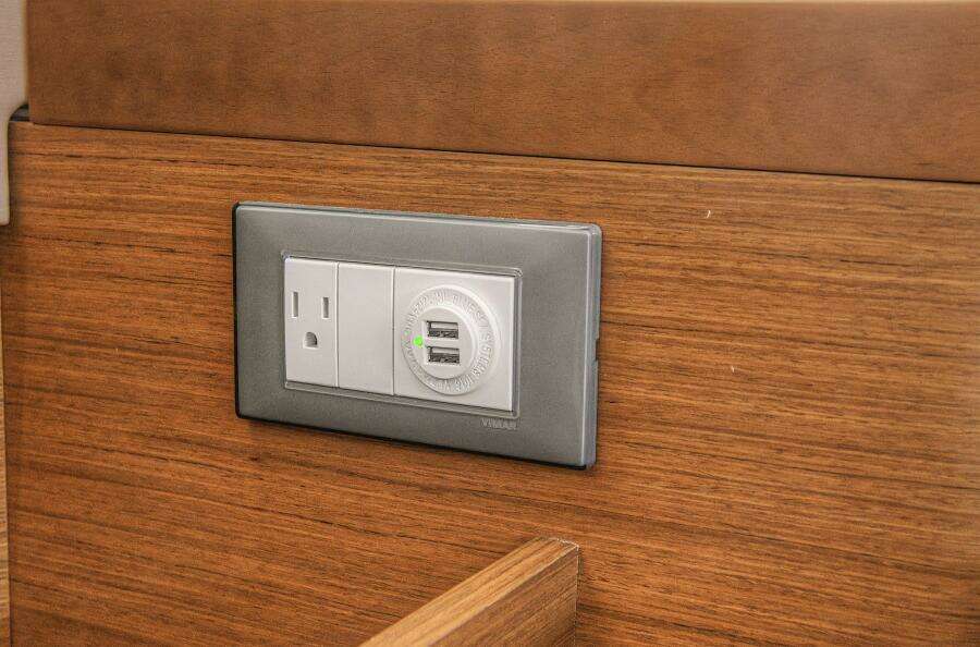 Knot 4 Sail 41ft Jeanneau Yacht For Sale