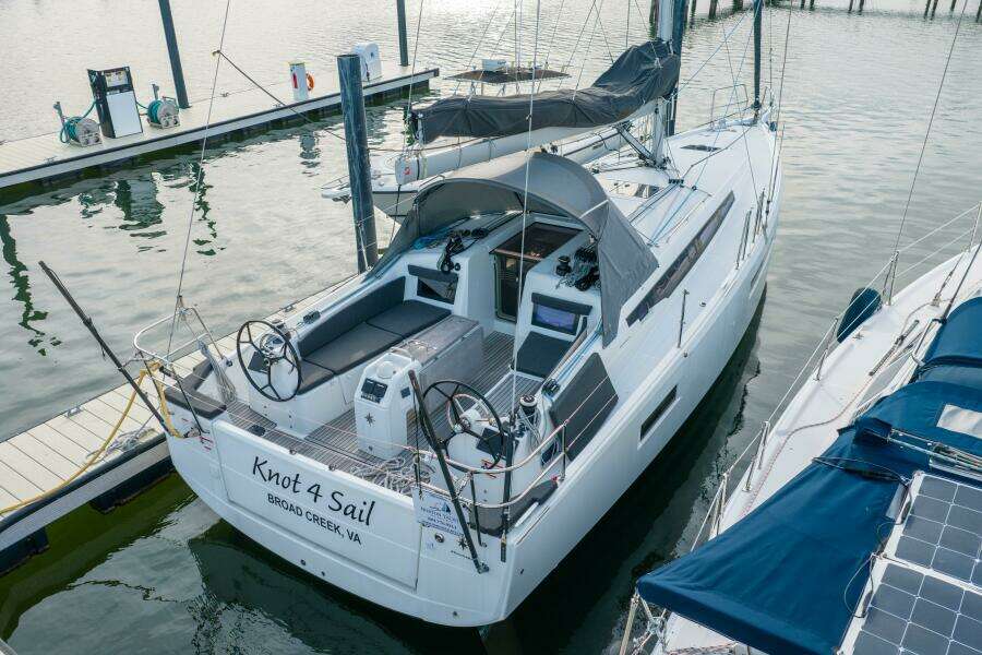 Knot 4 Sail 41ft Jeanneau Yacht For Sale