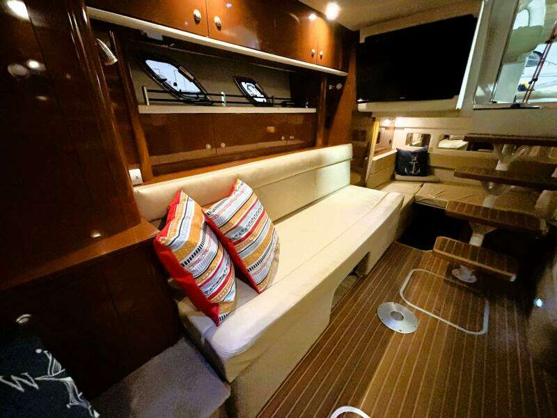 33ft Sea Ray Yacht For Sale