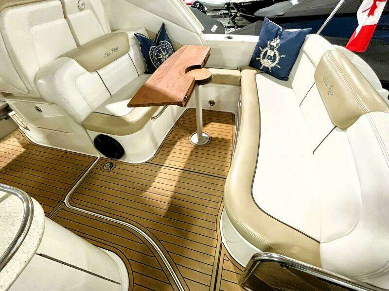 33ft Sea Ray Yacht For Sale