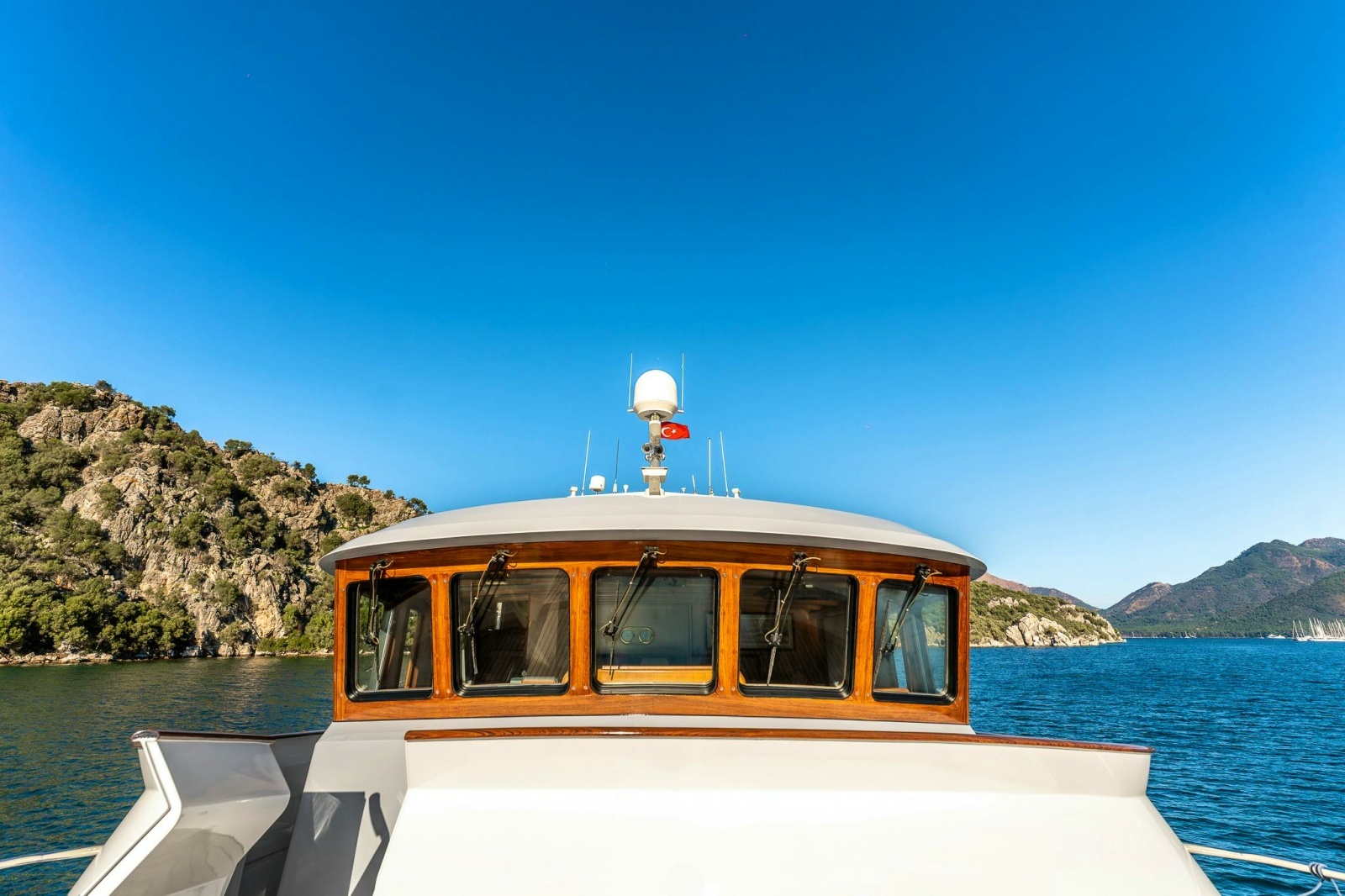 YOSMA 71ft Hakvoort Yacht For Sale