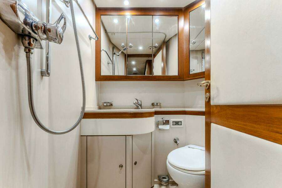 YOSMA 71ft Hakvoort Yacht For Sale