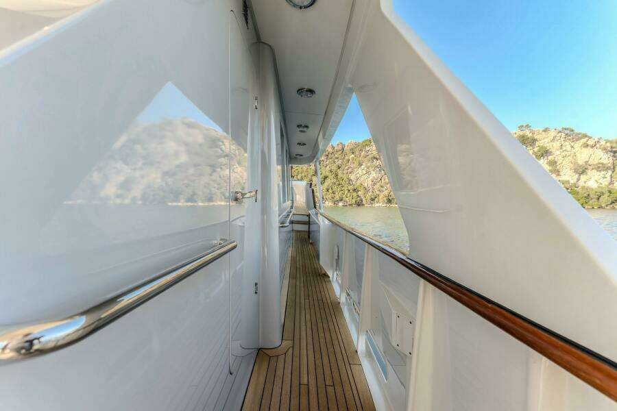 YOSMA 71ft Hakvoort Yacht For Sale