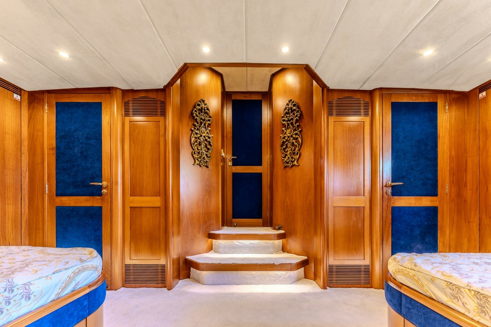 YOSMA 71ft Hakvoort Yacht For Sale