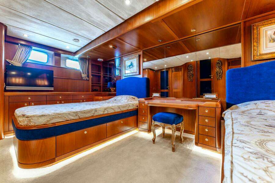 YOSMA 71ft Hakvoort Yacht For Sale
