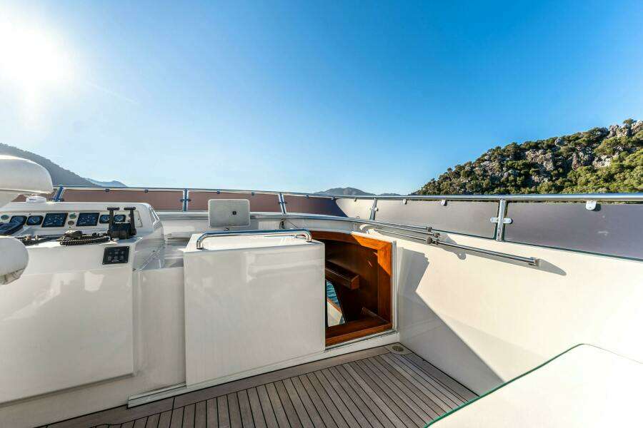 YOSMA 71ft Hakvoort Yacht For Sale