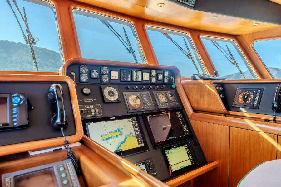 YOSMA 71ft Hakvoort Yacht For Sale