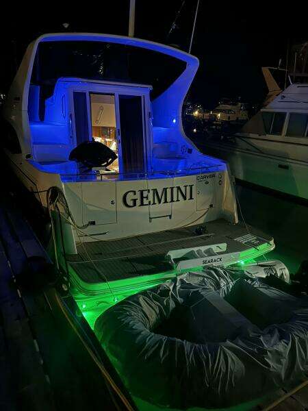 36ft Carver Yacht For Sale
