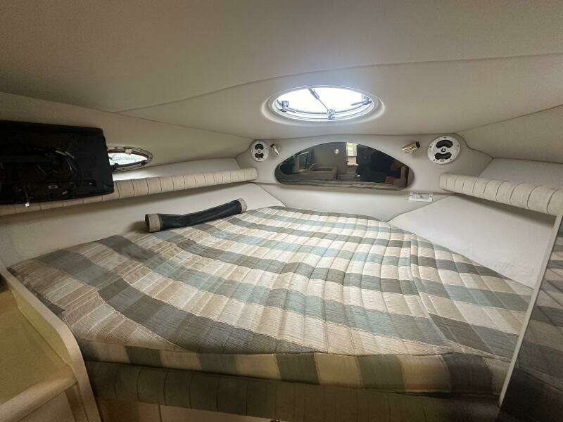 30ft Cruisers Yachts Yacht For Sale