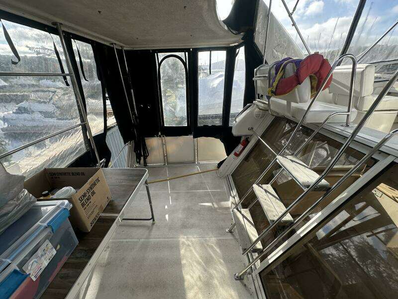32ft Carver Yacht For Sale
