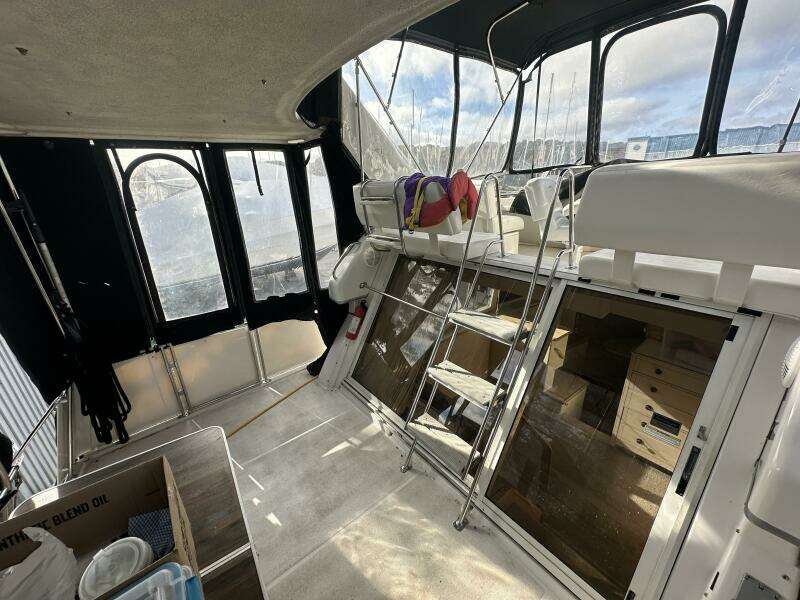32ft Carver Yacht For Sale
