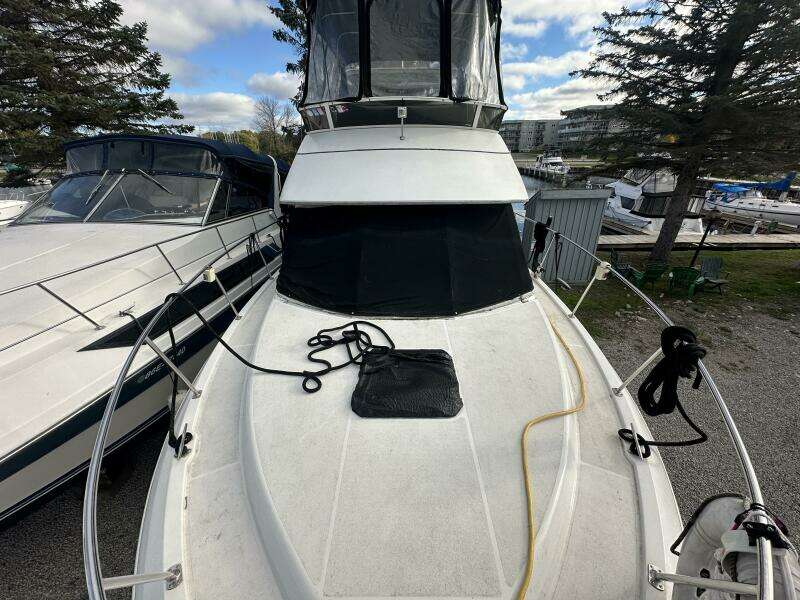 32ft Carver Yacht For Sale