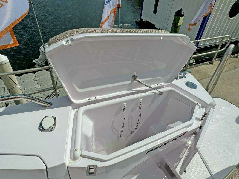 37ft Axopar Yacht For Sale