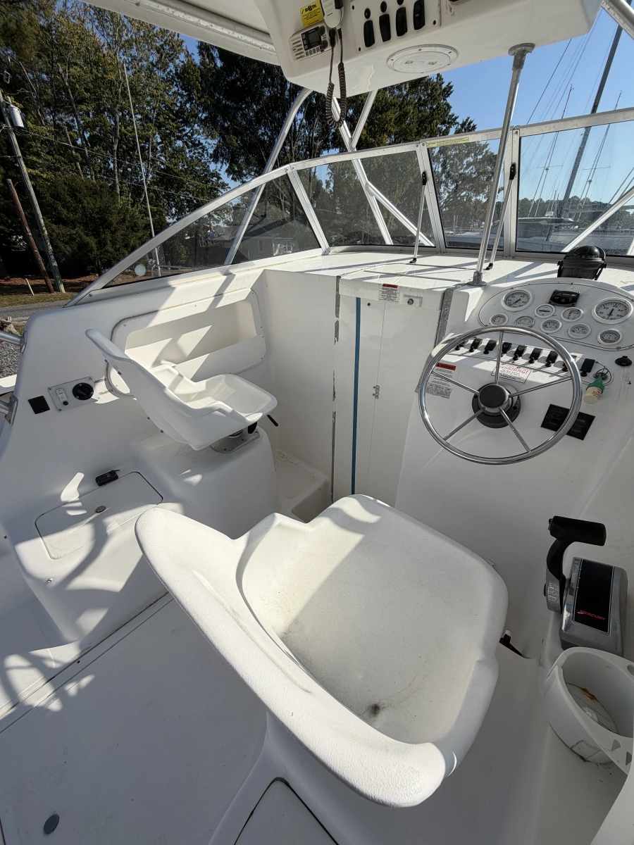 2005 Baha Cruisers 257 WAC