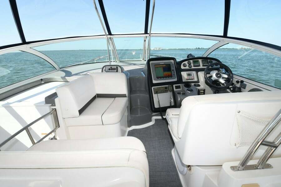 2007 42 Cruisers Express - Got Tubes II - Helm