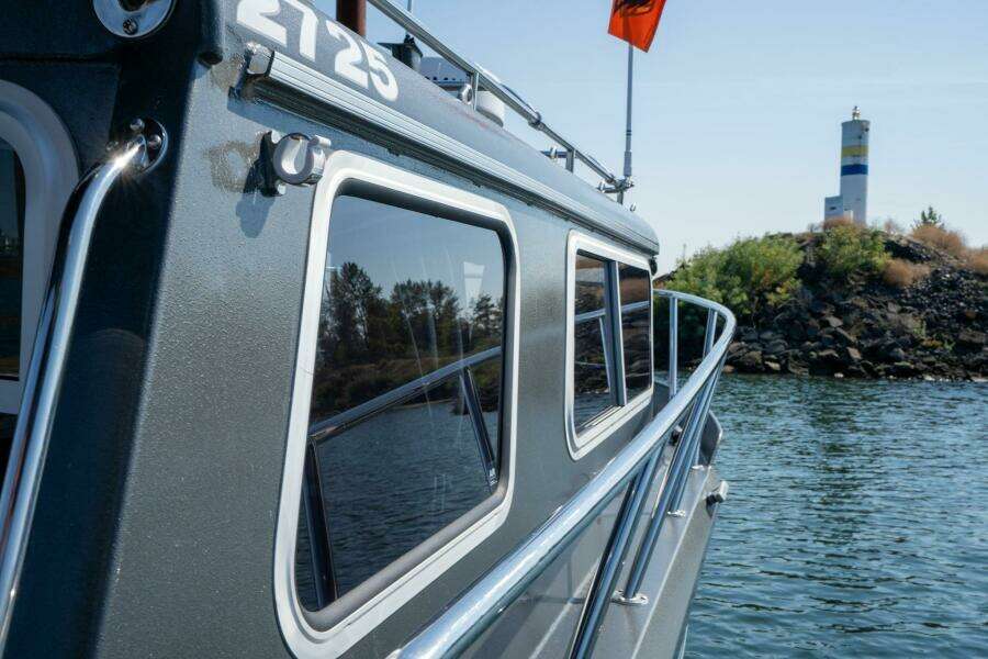 28ft KingFisher Yacht For Sale