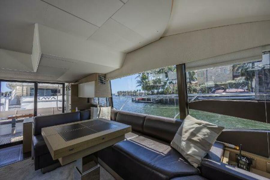 52' 2018 Prestige 520