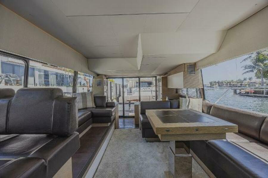 52' 2018 Prestige 520