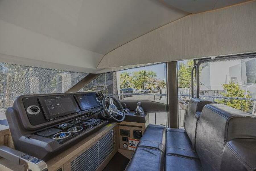 52' 2018 Prestige 520