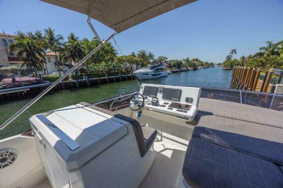 52' 2018 Prestige 520