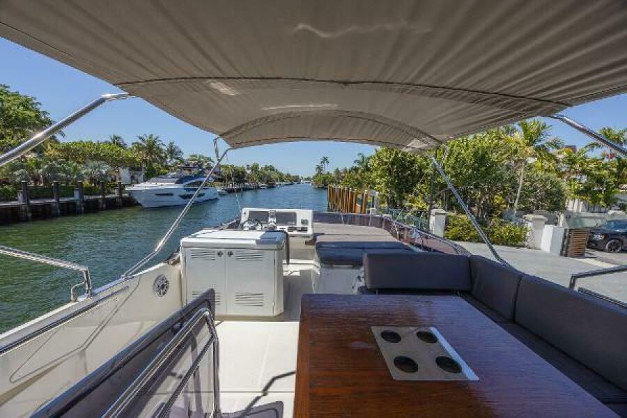 52' 2018 Prestige 520