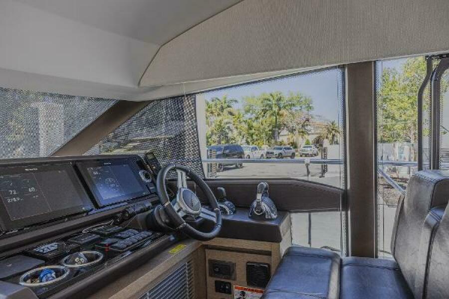 52' 2018 Prestige 520